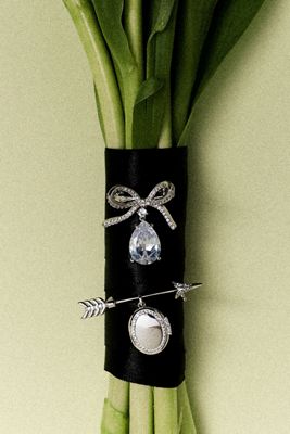 Nadri Ceremony Bow Lapel Pin