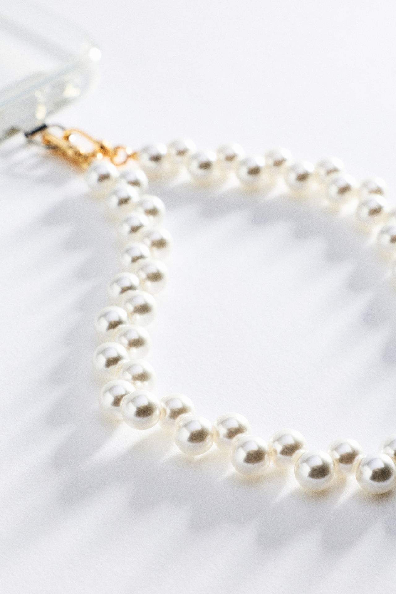 Wavy Pearl Phone Chain