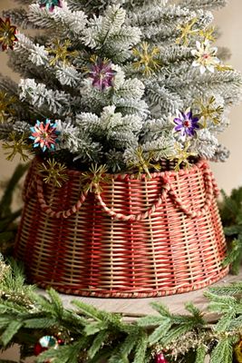 Terrain Striped Scallop Woven Rattan Tree Skirt