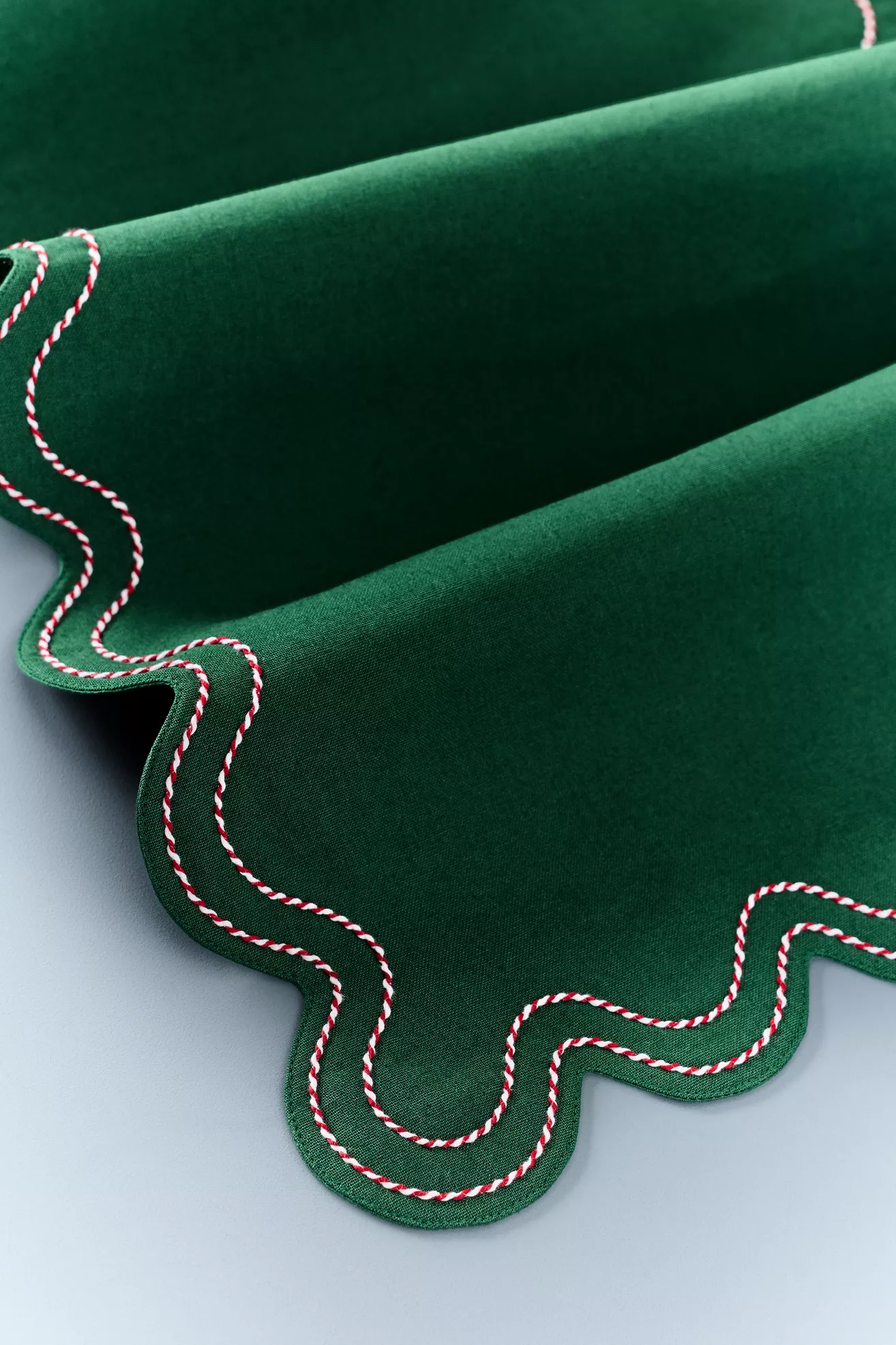 Madeline Embroidered Cotton Table Runner - thumbnail 4