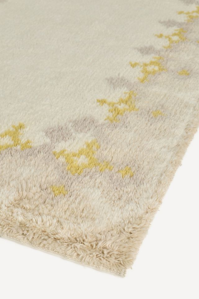 Tufted Wool Floral Border Rug #1