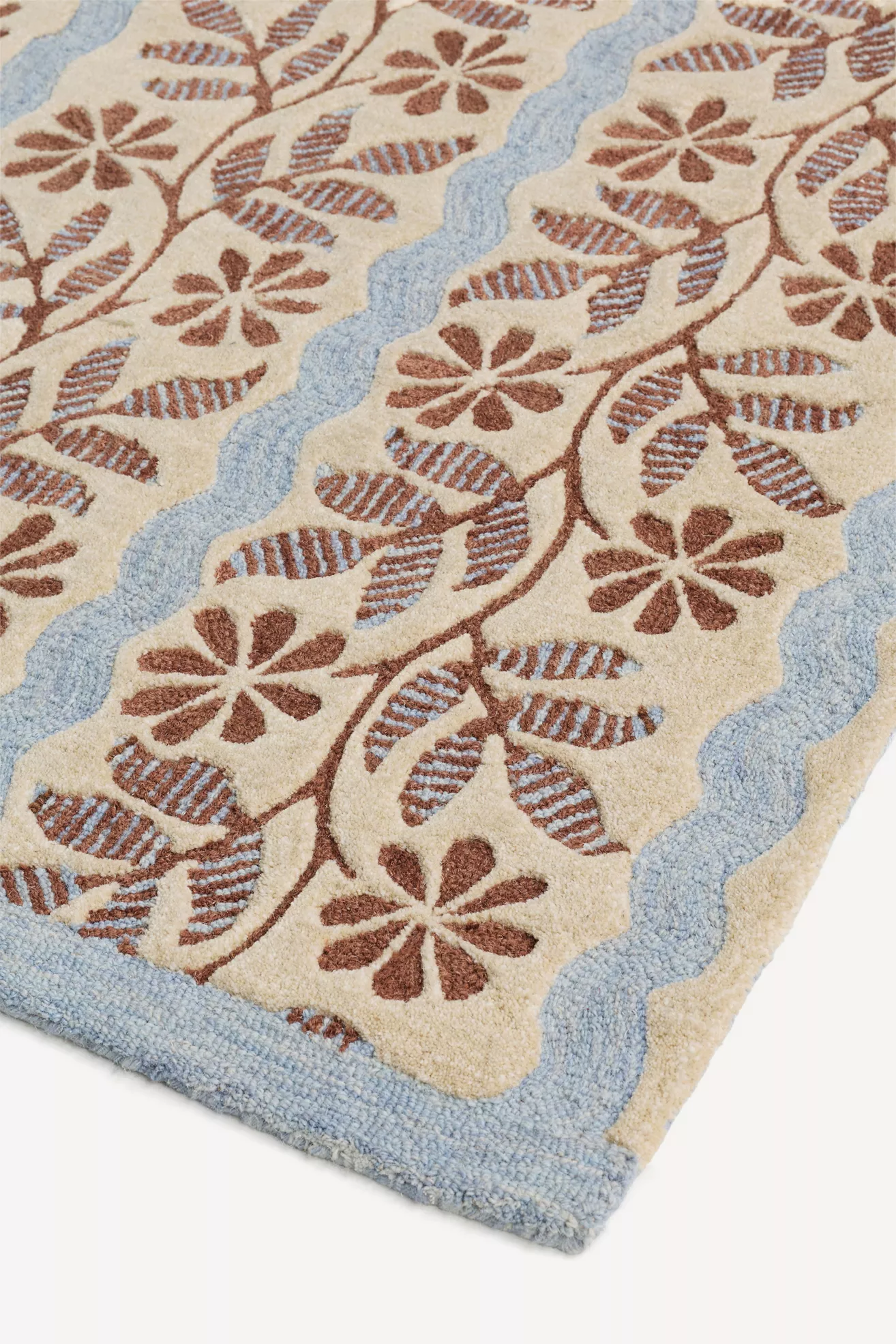 Austin Tufted Wool Striped Floral Rug - thumbnail 3