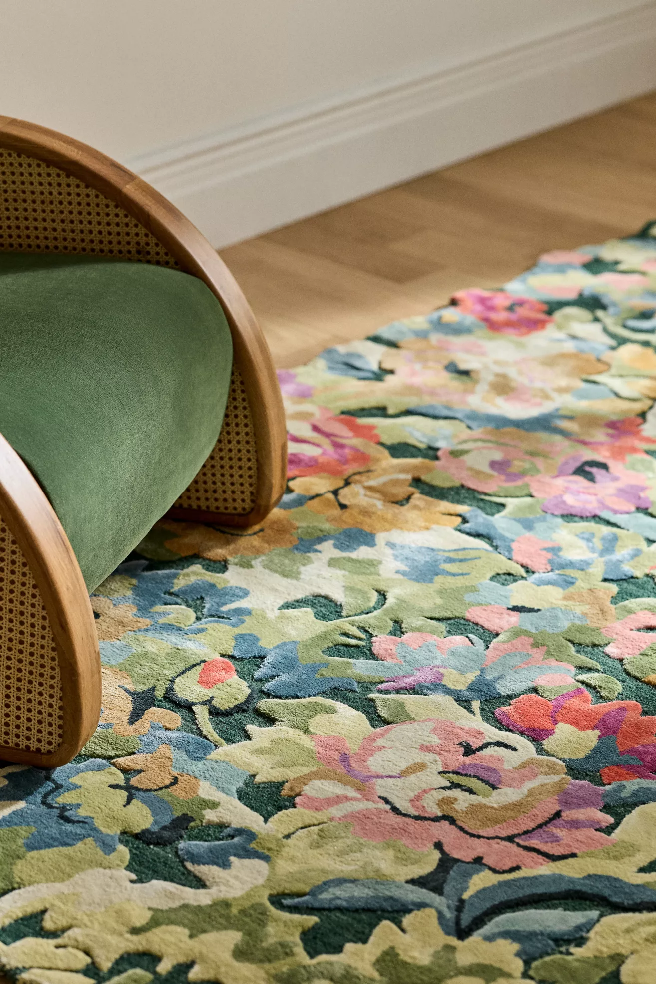 Gwendolyn Tufted Wool Blend Floral Rug
