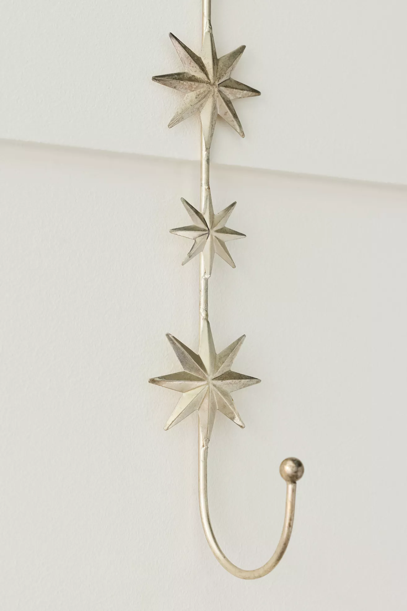 Gold Wreath Door Hanger - thumbnail 4