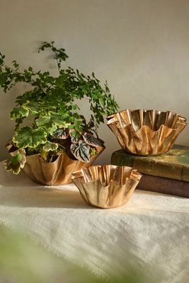 Metallic Ruffle Handkerchief Planter