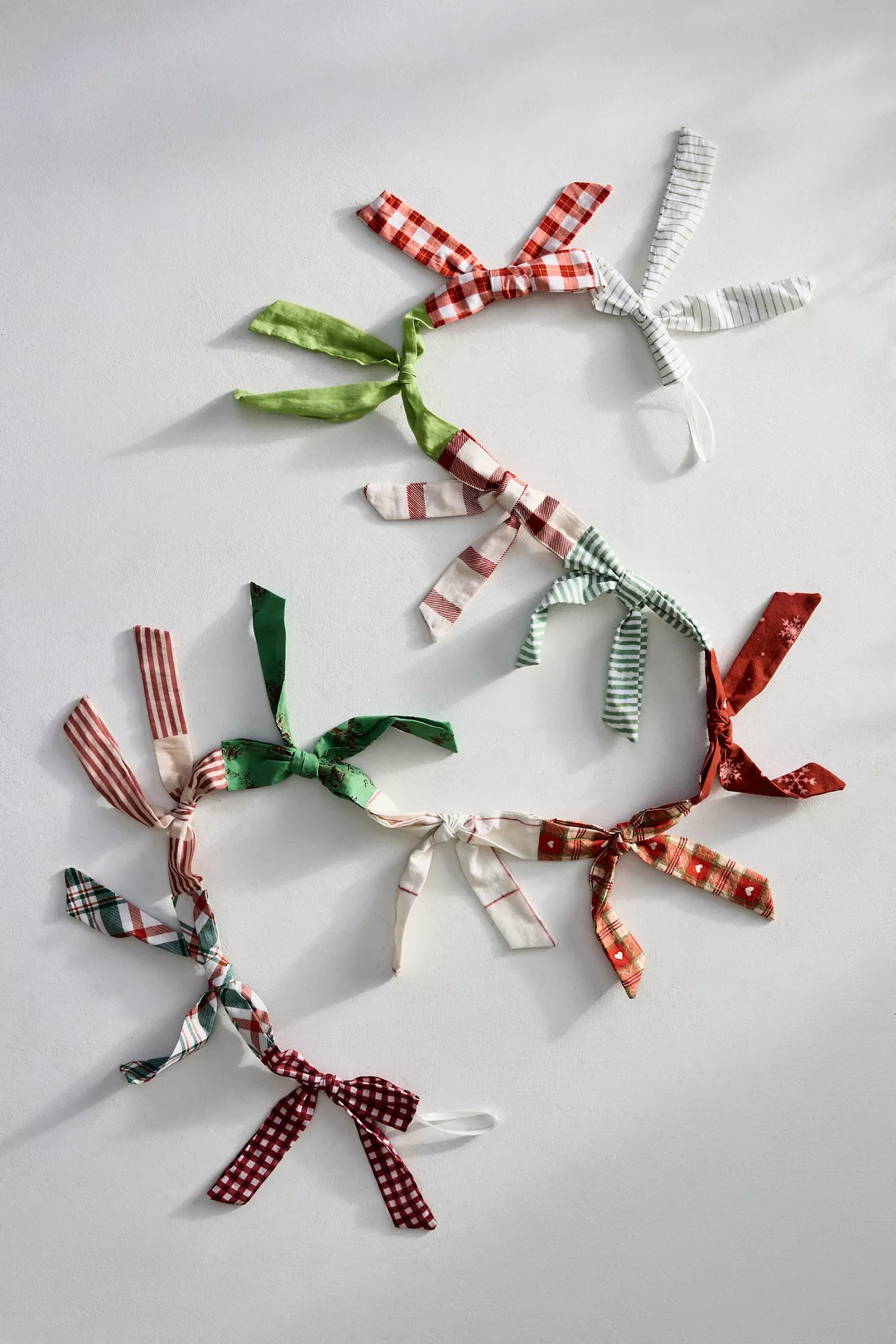 Terrain Merry Bow Garland - thumbnail 3