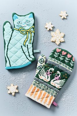 Melina Christmas Oven Mitt