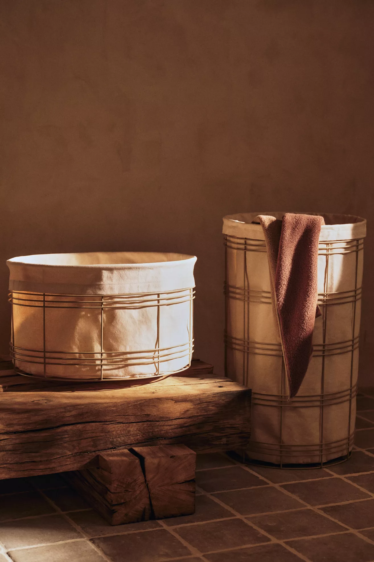 Fio Steel Laundry Basket with Removable Cotton Canvas Bag
