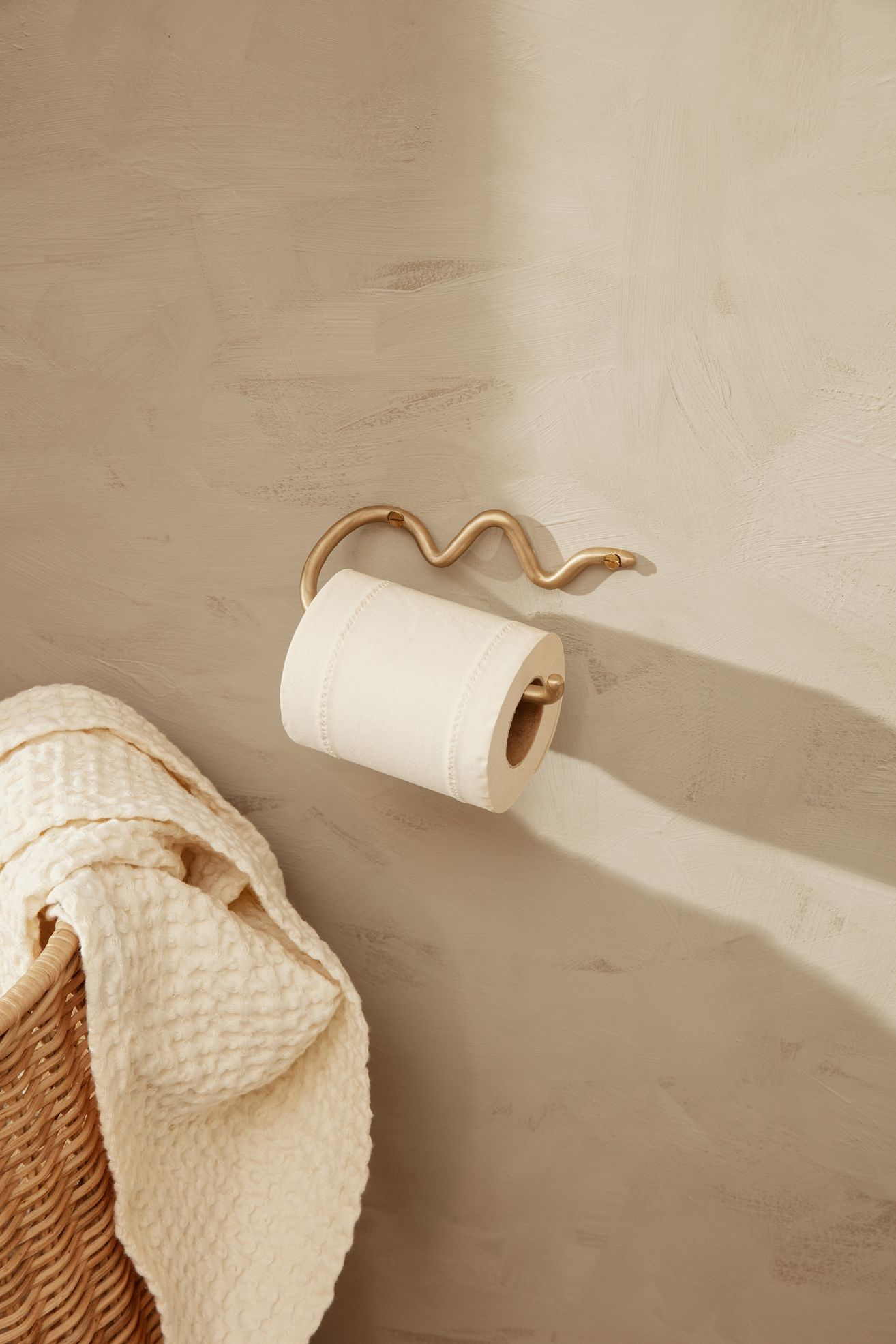 Curvature Brass Toilet Paper Holder - Brass, One Size