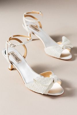shoes for ivory wedding dress Which One Would You Choose? Ivory Wedding Shoes Vs Champagne Wedding S