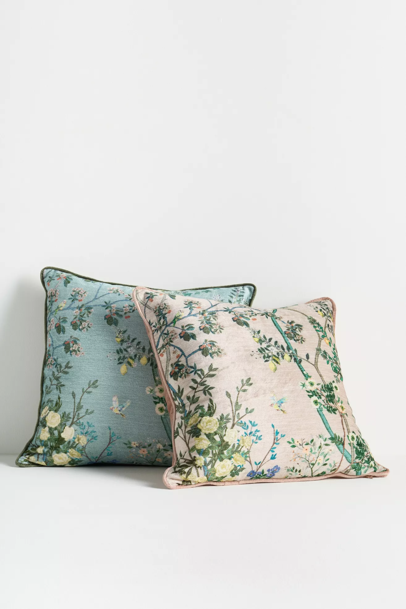 Wynnie Woven Velvet Pillow - thumbnail 6