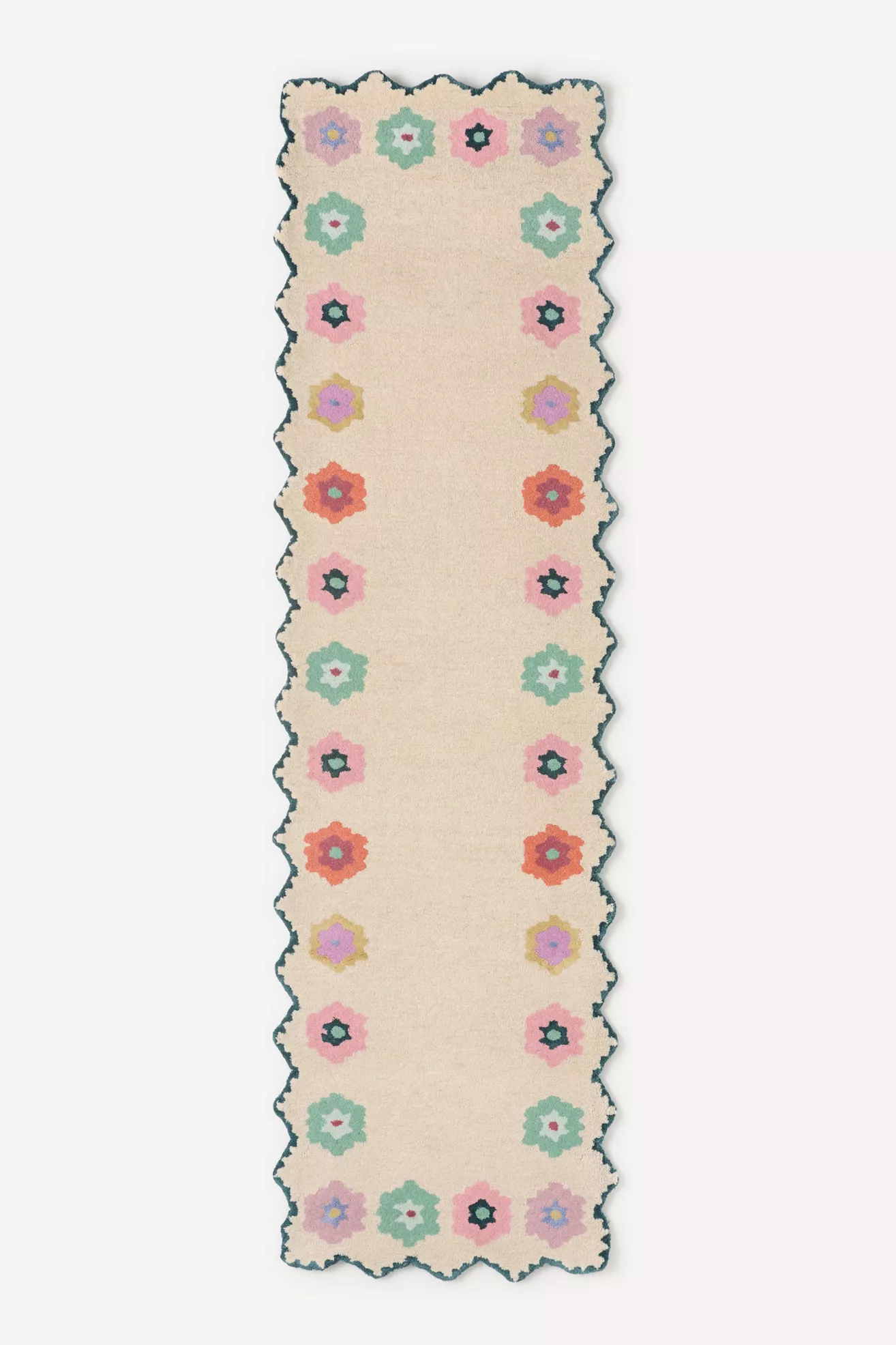 Mildred Tufted Wool Scalloped-Edge Rug - thumbnail 4