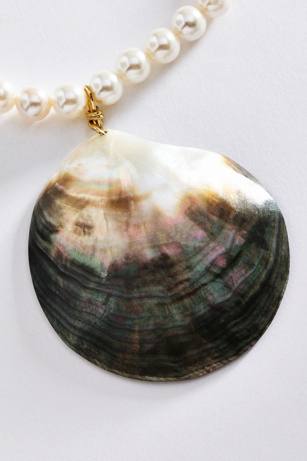 Electric Picks Shelly Necklace
