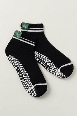 Daily Practice x Pointe Studio Pilates Grip Socks