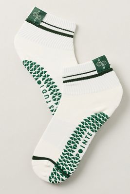 Daily Practice x Pointe Studio Pilates Grip Socks