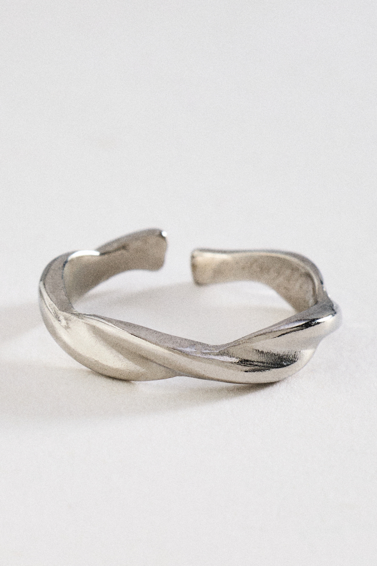 Twisted Water-Resistant Ring