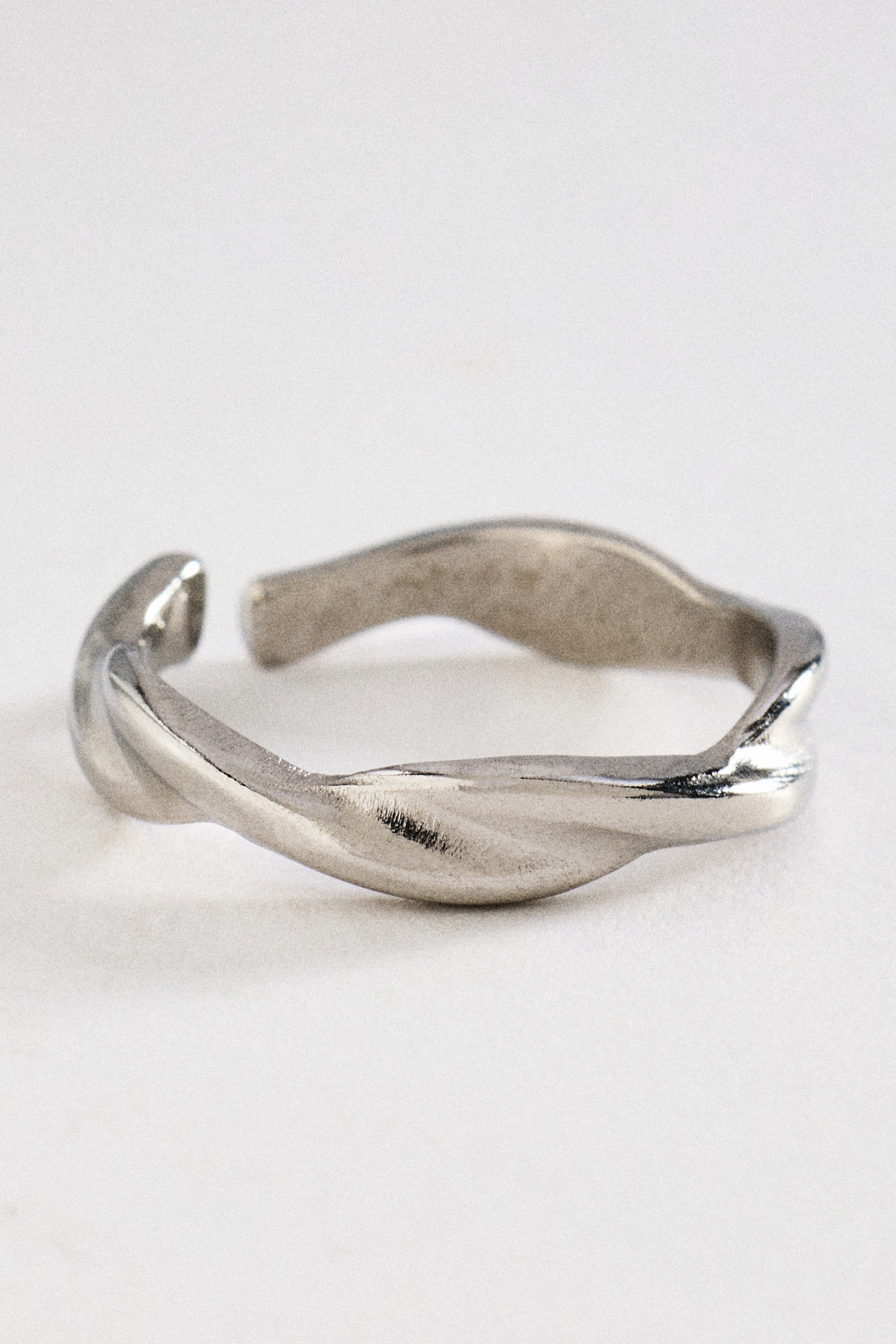 Twisted Water-Resistant Ring