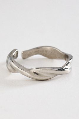 Twisted Water-Resistant Ring