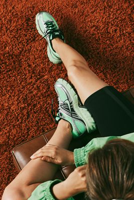 Nike Air Max Moto 2K Sneakers