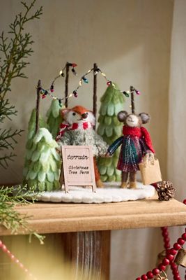 Tree Farm Illuminated Felt Critter Scene