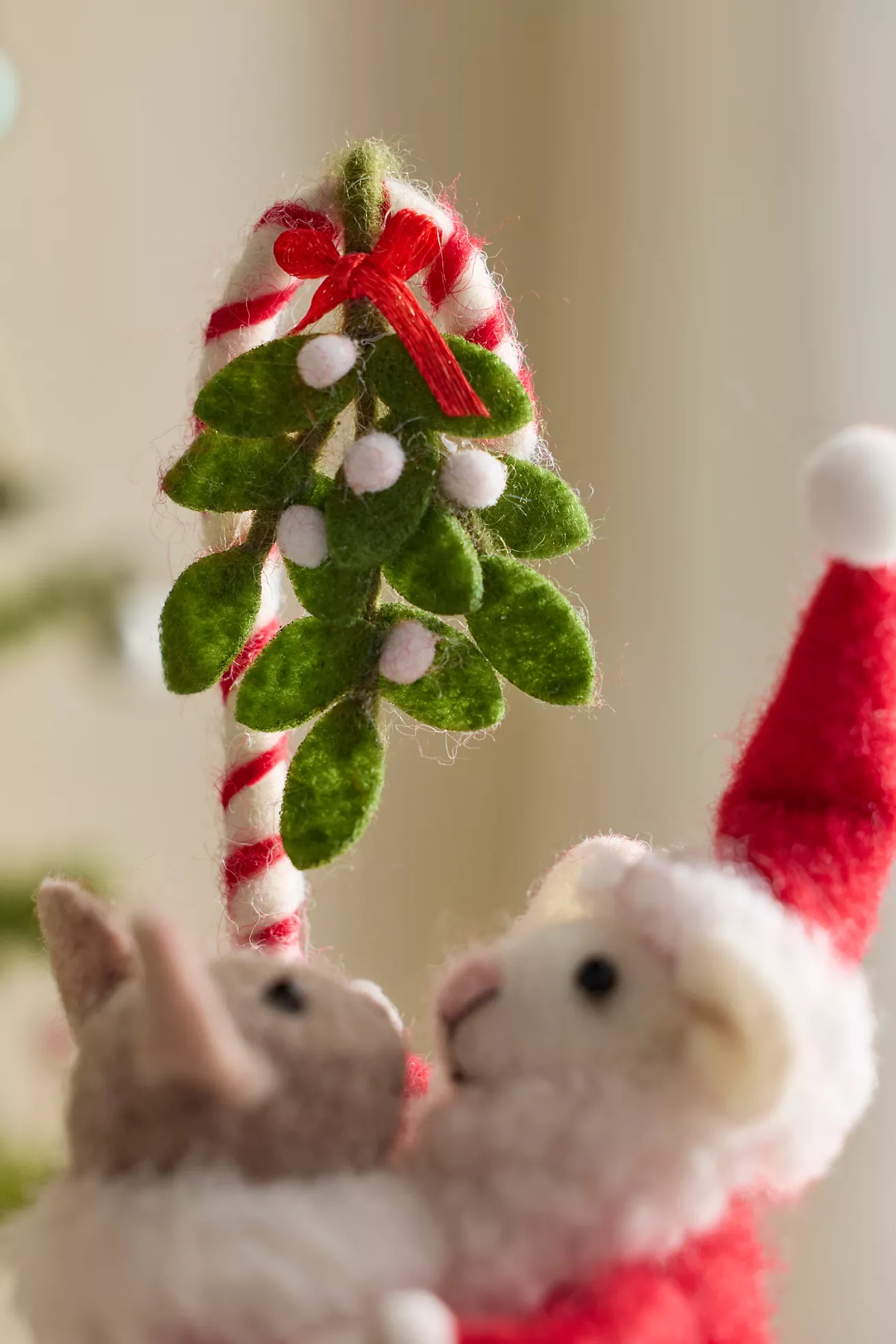 Terrain Mistletoe Mice Felt Critter Scene - thumbnail 2