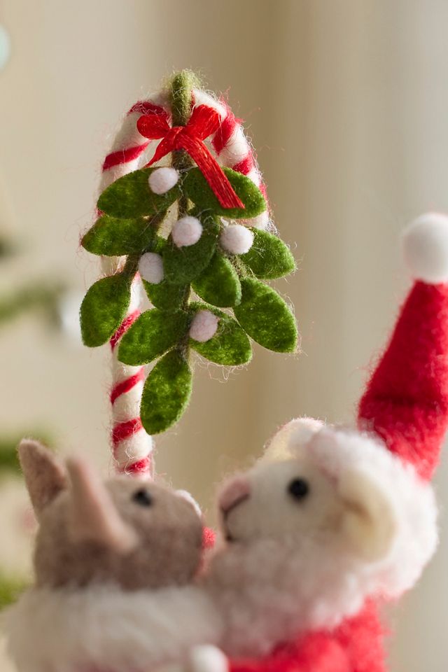 Mistletoe Mice Felt Critter Scene #1