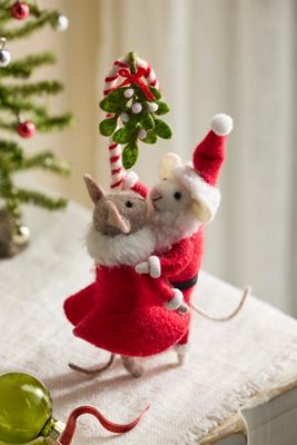 Mistletoe Mice Felt Critter Scene
