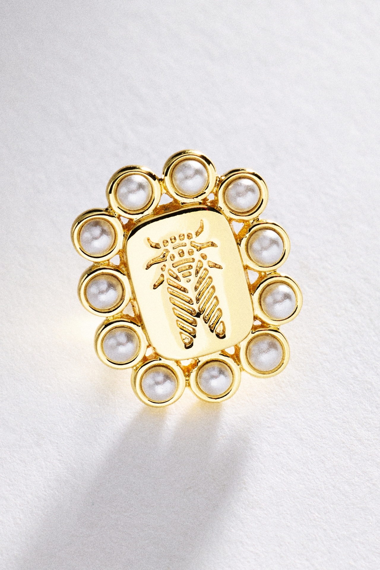 Goldbug Collection Pearl Crest Earrings