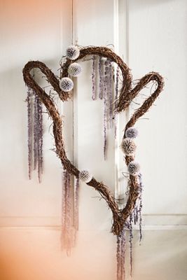 Vine Ghost Wreath Frame