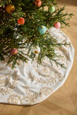 Terrain Crewel Stitch Cotton Scarf Tree Skirt