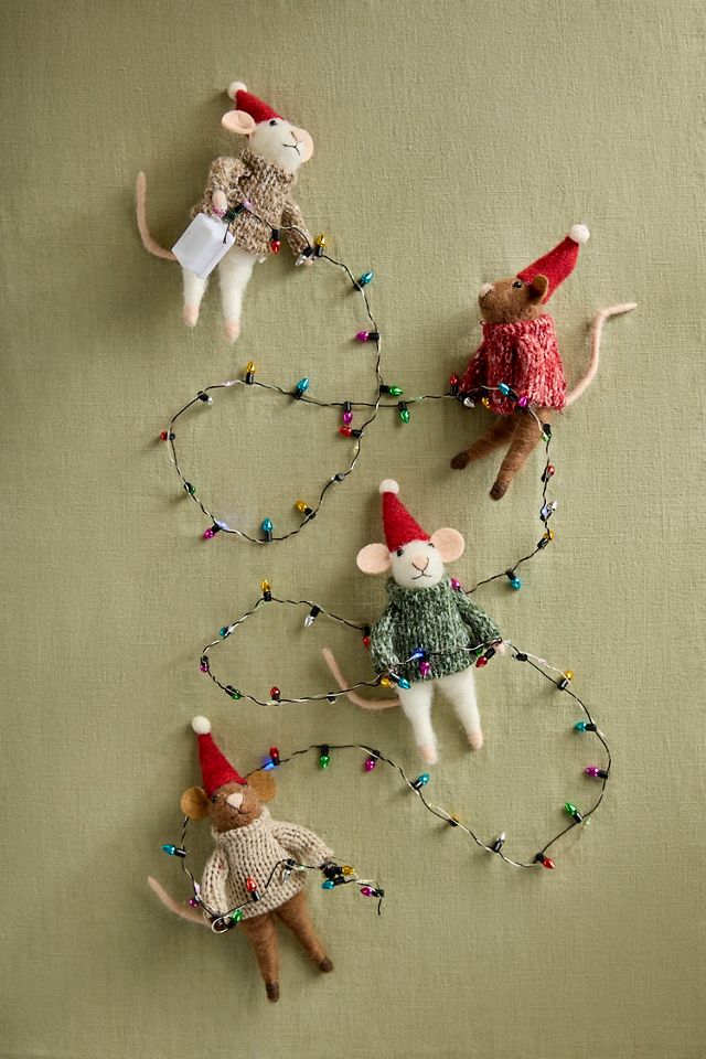 Trimming the Tree Illuminated Felt Critter Scene #2