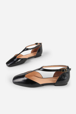 Intentionally Blank Everson T-strap Flats In Black