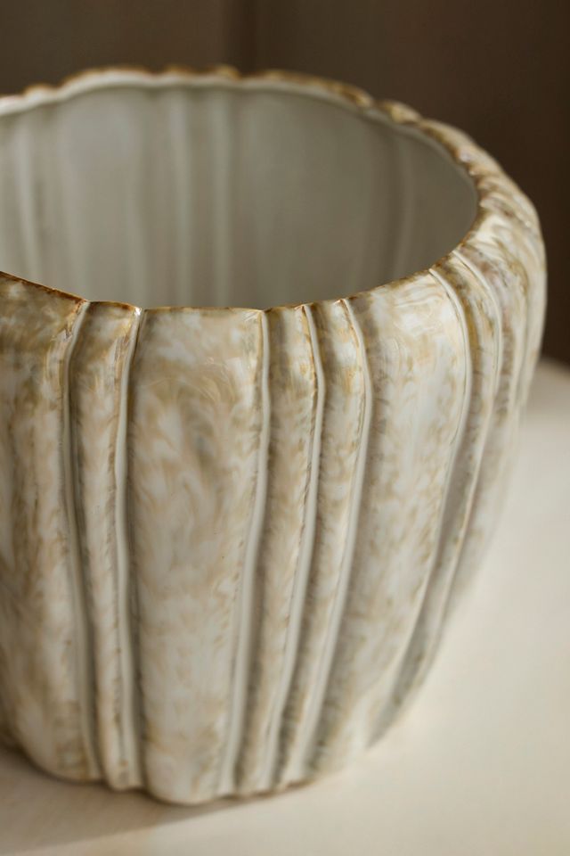 Ridged Round Shoulder Ceramic Pot #1