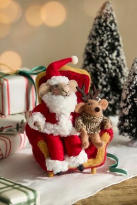 Visit with Santa Felt Critter Scene