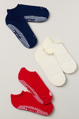 Pointe Studio Ruffled Grip Socks In Red