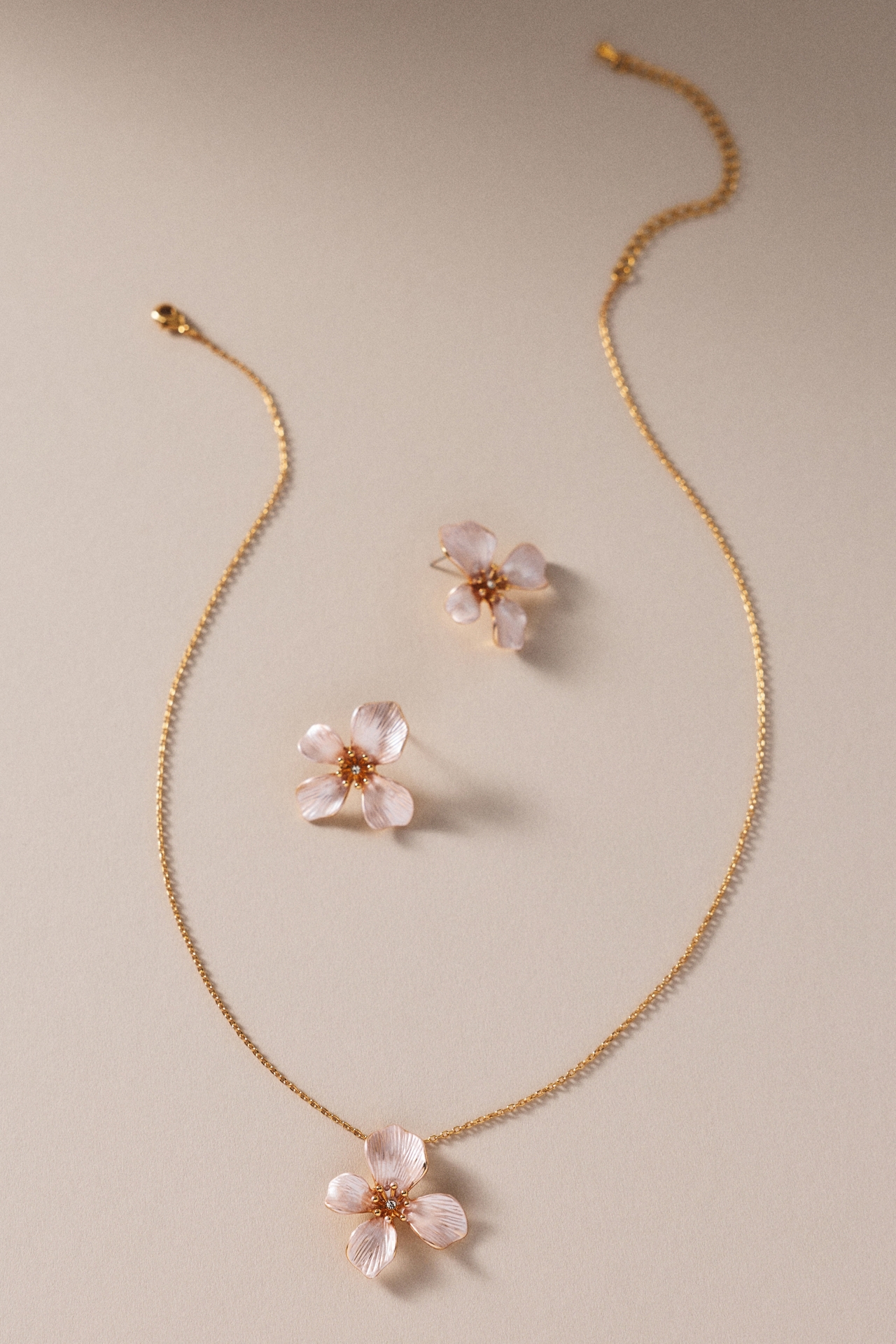 Lilly Floral Earrings and Necklace Set