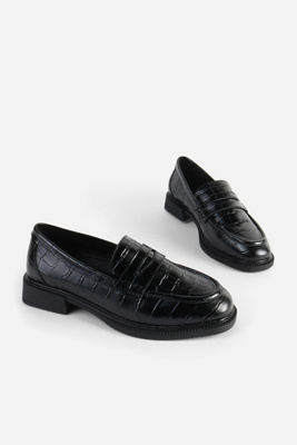 Intentionally Blank Marblehead Loafers In Black