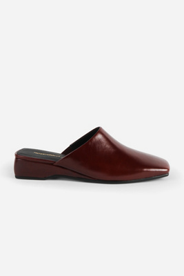 Intentionally Blank Marer Mules In Brown