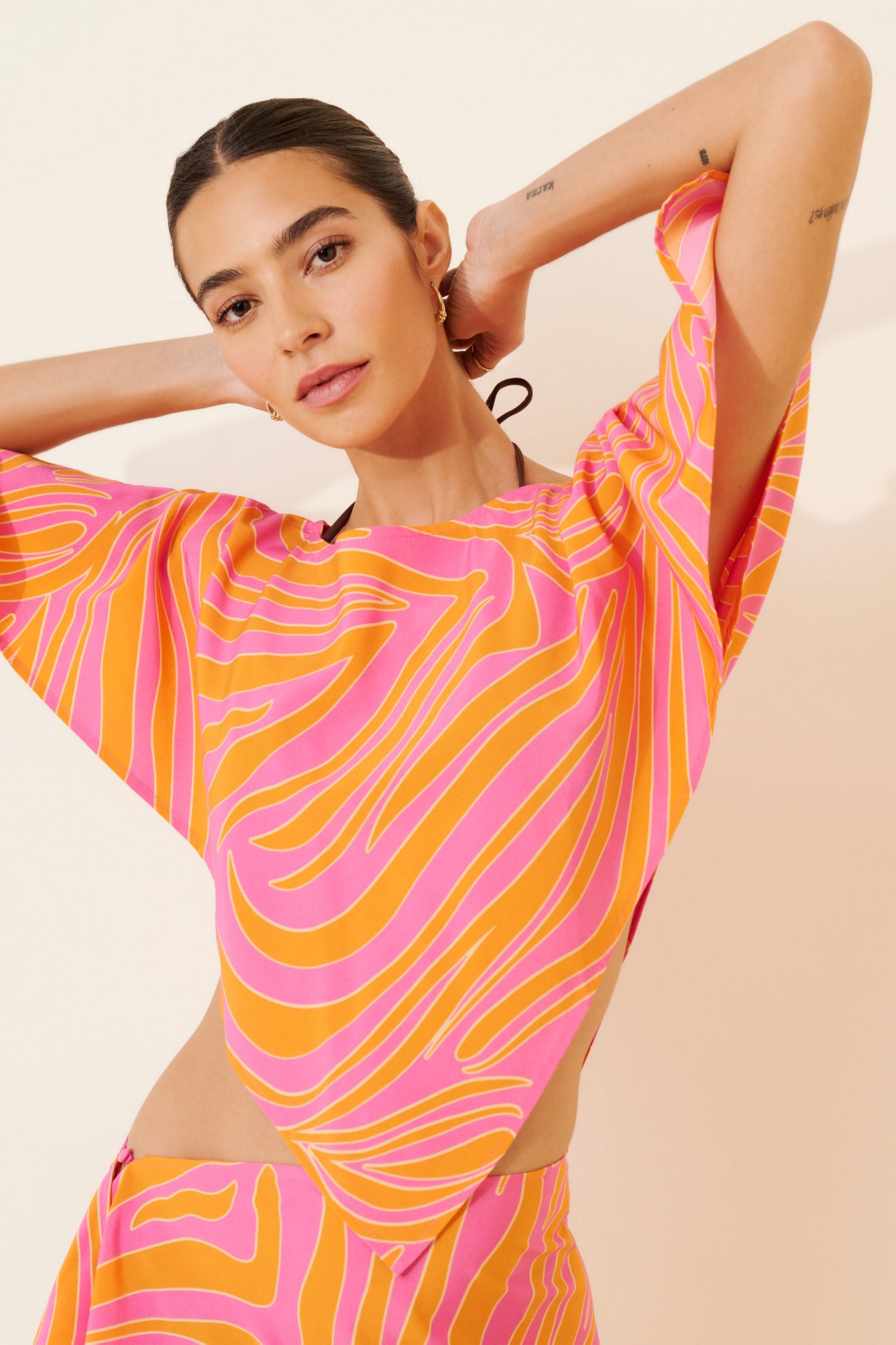 Flat White Pointed Scarf Top
