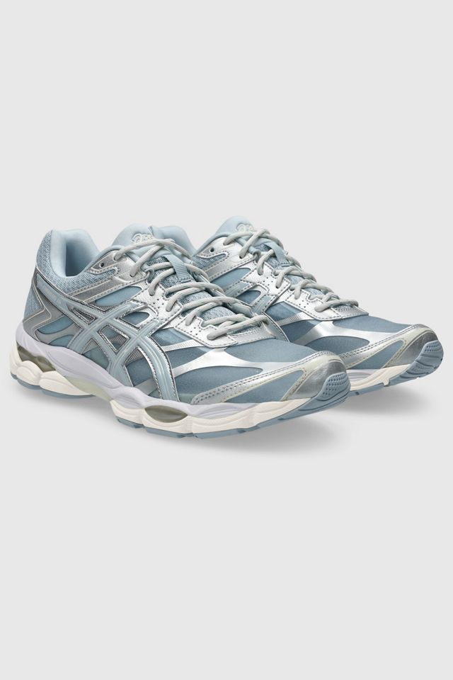 ASICS Unisex Gel-Cumulus 16 Sportstyle Sneakers #1