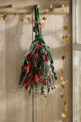 Red + Green Dried Bouquet