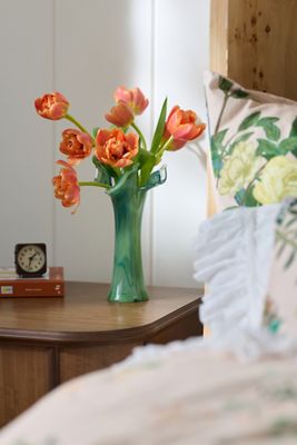 Vietri Onda Italian Glass Vase Tall