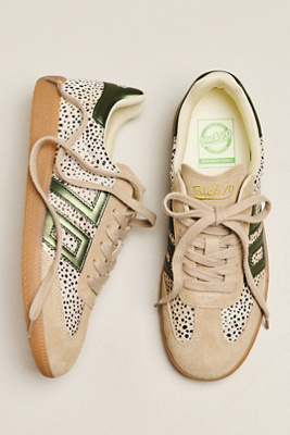Back 70 Cloud W26 Sneakers In Gold