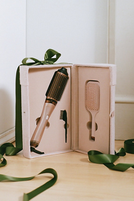 プロージョン　ベースクリーム 2個セットは10,000円 GHD Cashmere Beige Duet Blowdry & Paddle Brush Set | Anthropologie
