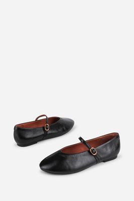 Intentionally Blank Larisa Mary Jane Flats