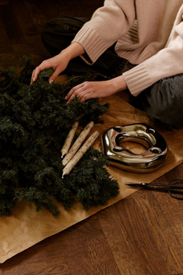 Ferm Living Bellure Ring Candle Holder In Black