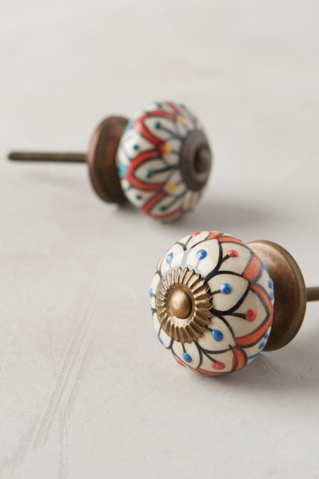 Artist In Kiev Knob #1