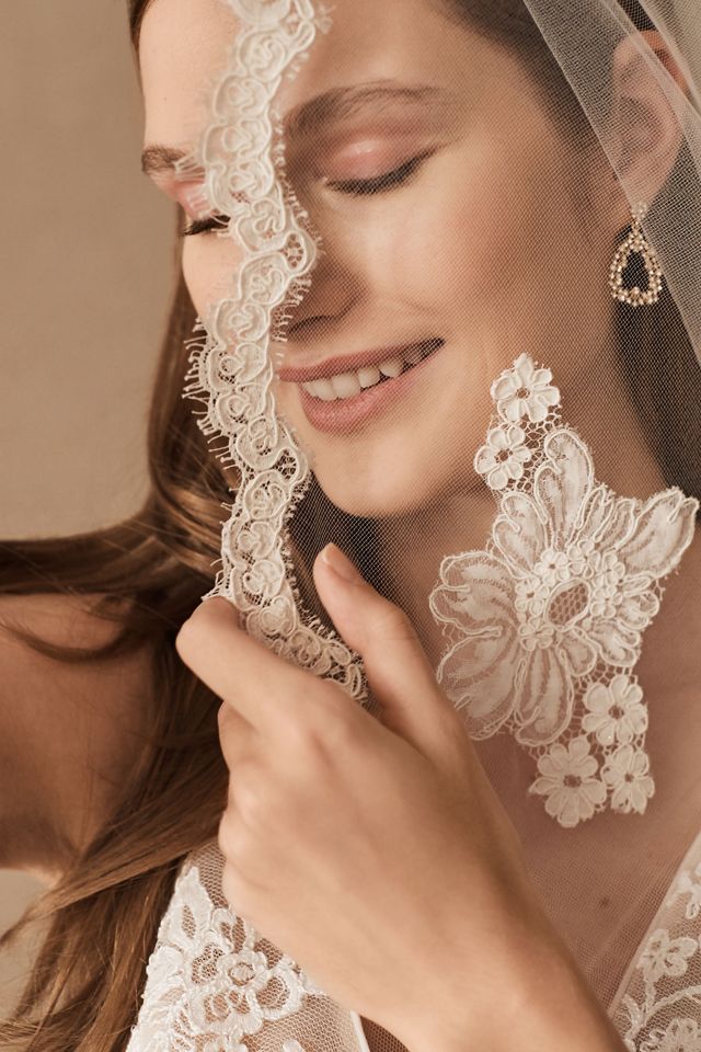 Scalloped Fingertip Veil #1