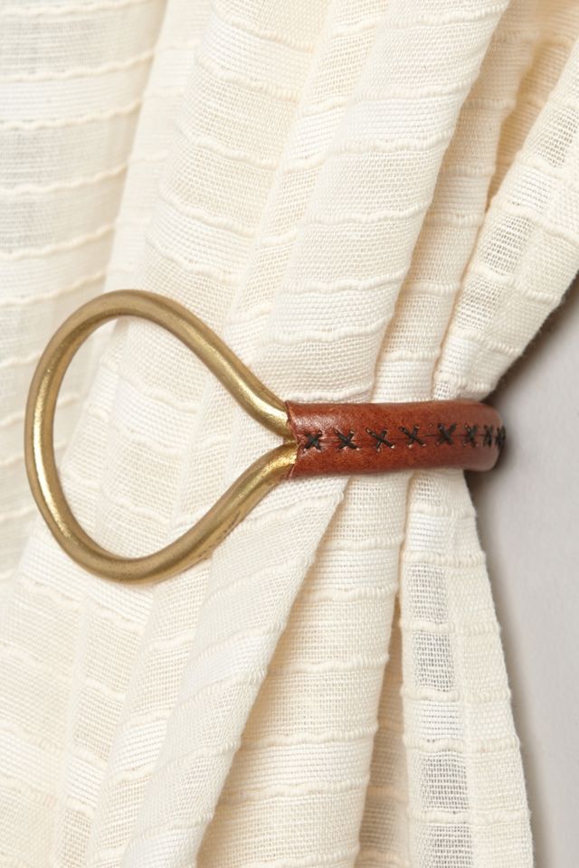 Equestrian Tieback