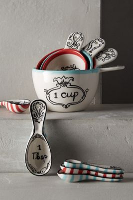 Crowned Leaf Measuring Cups 